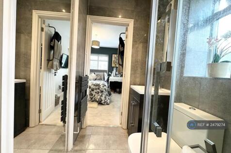 Ensuite For Room 5
