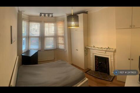 2. 2bl Bedroom Queen Size Bed