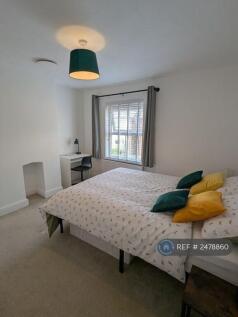 Beautiful Home In Crawley