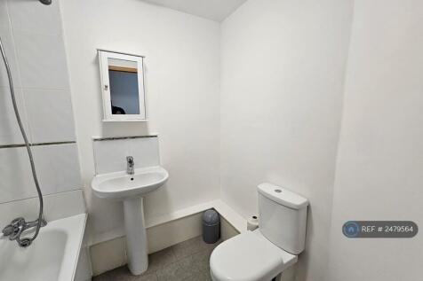 Shower/Toilet