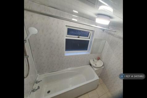 Bathroom (Newly Renovated)