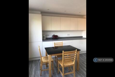 Large Newly Fitted Kitchen