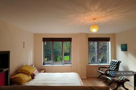 Bright Spacious Bedroom