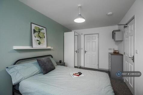 Room 2. Large Ensuite
