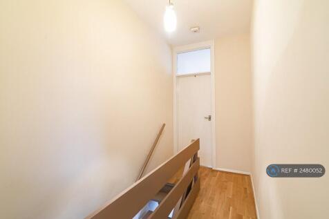 First Floor Landing - i