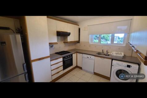 Kitchen. Gas Hob , Electric Oven.