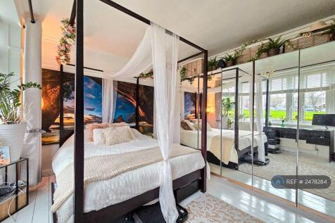 Wardrobes &amp; Canopy Bed