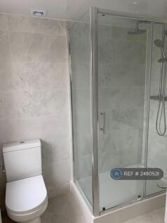Loft En Suite Bathroom