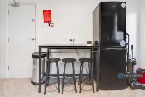 Communal Kitchen 