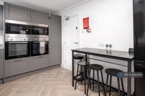 Communal Kitchen 