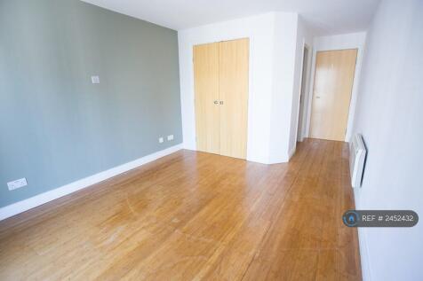 Master Bedroom With En-Suite And Balcony 
