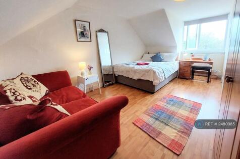 Room 1 - Penthouse Room With Ensuite £690/Mo