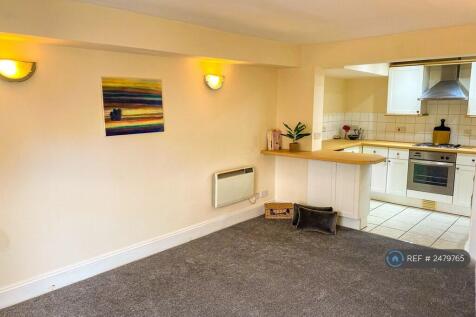 Living Area Through To Kitchen