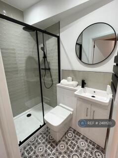Room 11 Bathroom