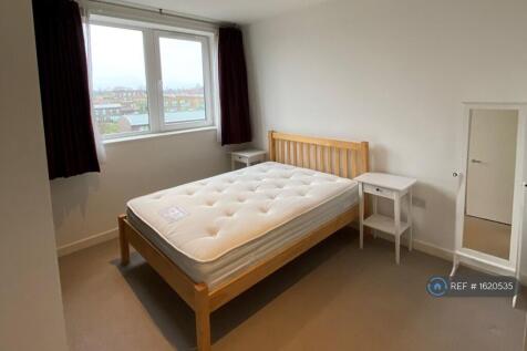 Bedroom 1 - En-Suite