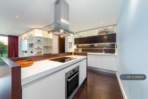 Open Plan Living Room/Kitchen