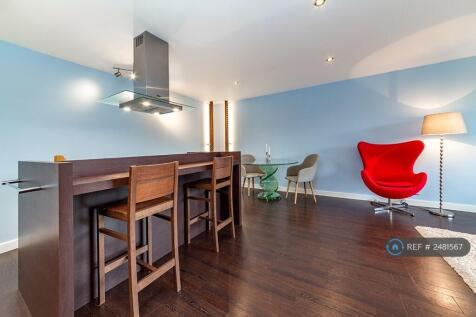 Open Plan Living Room/Kitchen