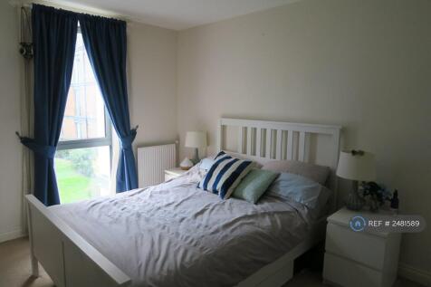 Spacious Bedroom