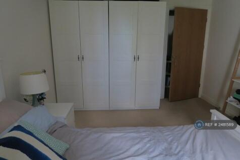 Spacious Bedroom