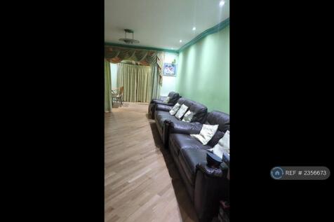 Living Room &amp; Dining Room