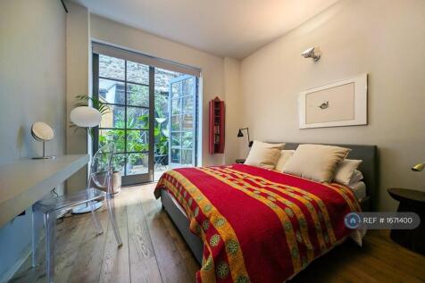 Bedroom One To Private Courtyard