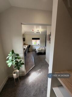 Huge Brand New Beautiful Studio 4