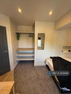 Ensuite With Tea Work Top Station