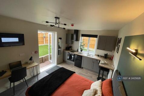 Studio 1 With Private Garden And Bench Seat