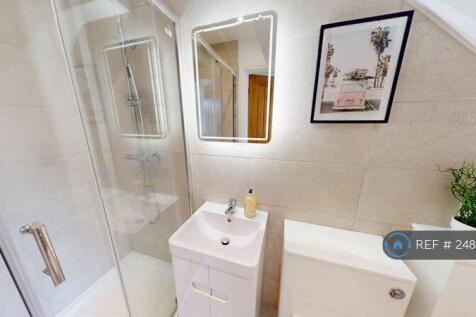 Private En Suite Bathroom All You Need To Relax 