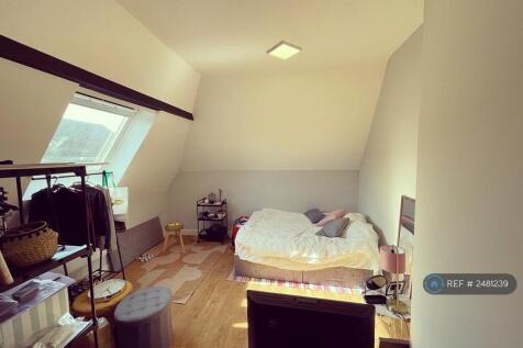 Living &amp; Bedroom Area