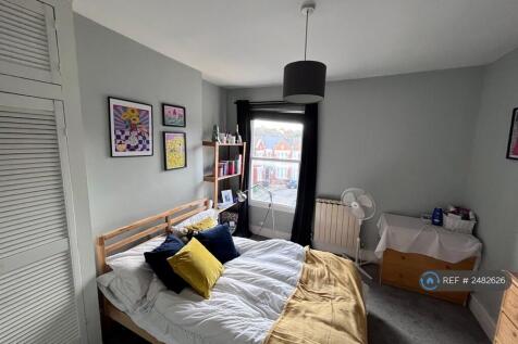 Upper Double Bedroom 