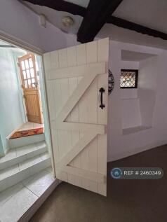 Entrance From Lounge To Kitchen 