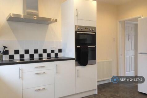 Large Well-Equipped Kitchen