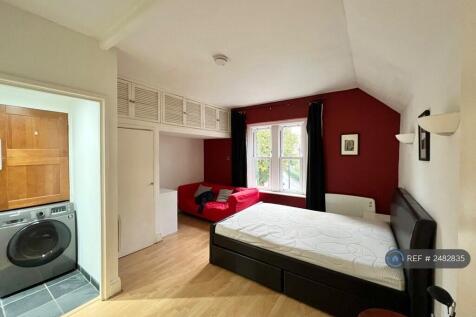Double Bedroom &amp; Lounge Combined 
