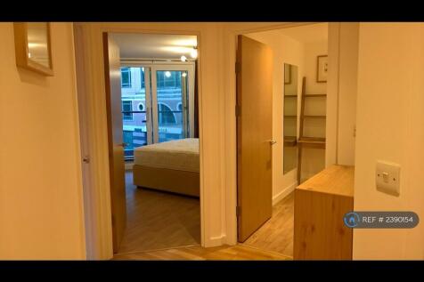 2 Bedrooms Off Main Hallway