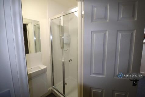 Bed 1 Ensuite