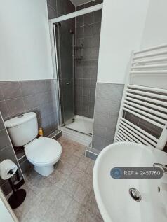 Bedroom 1 (En-Suite)