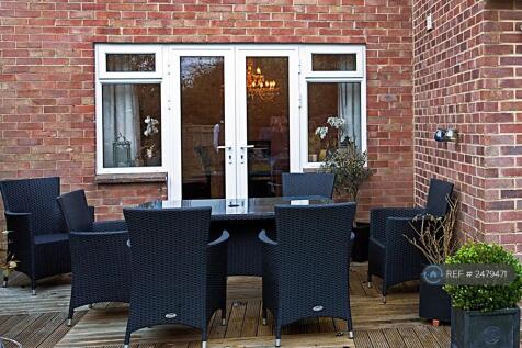 Outside Dining 