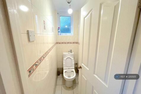 g/f Toilet