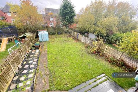 Large Backyard Garden (South Facing)