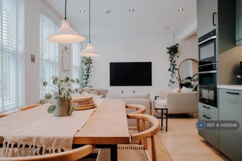 Living Room / Kitchen