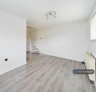 Lounge To Stairs