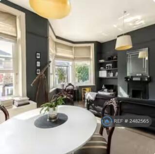Living Room/Dining Area