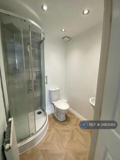 2/f En-Suite Showr Room
