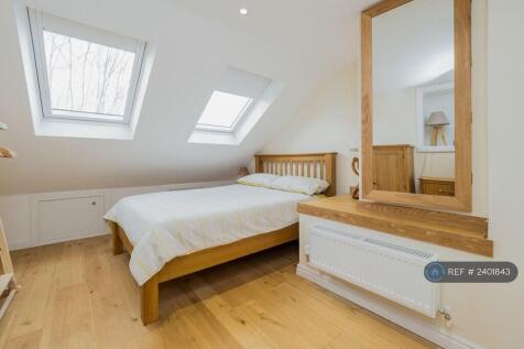 2nd Floor/Loft Double Bedroom