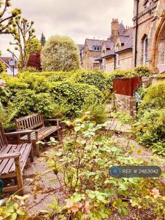 Communal Front Garden Area 