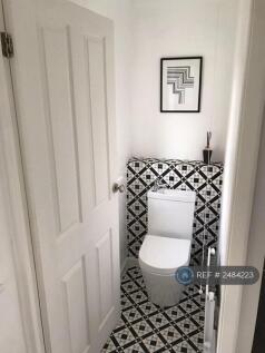 Toilet Upstairs 