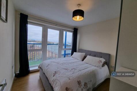 Bedroom 1 With Balcony And Views 