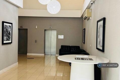 Lobby Area To Lift Access To Apartment 
