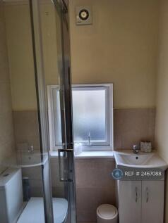 First Floor Bathroom 